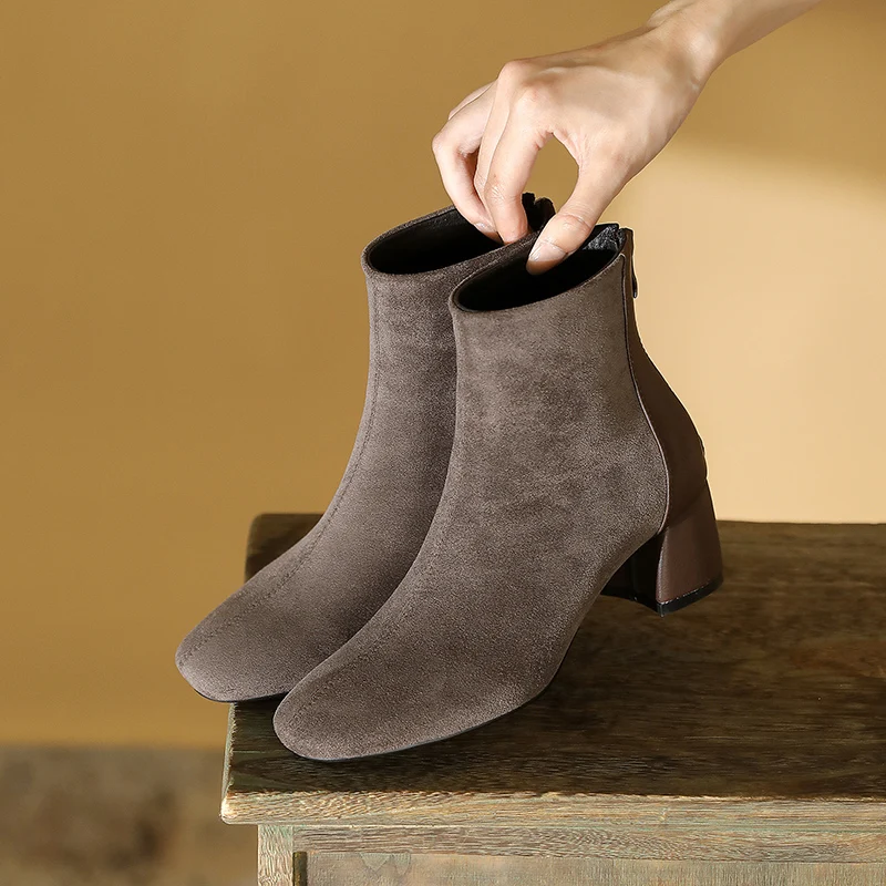 

Женские ботильоны на квадратном каблуке, базовые кожаные ботинки на молнии с круглым носком и толстой подошвой, ботинки на платформе, Осень-...