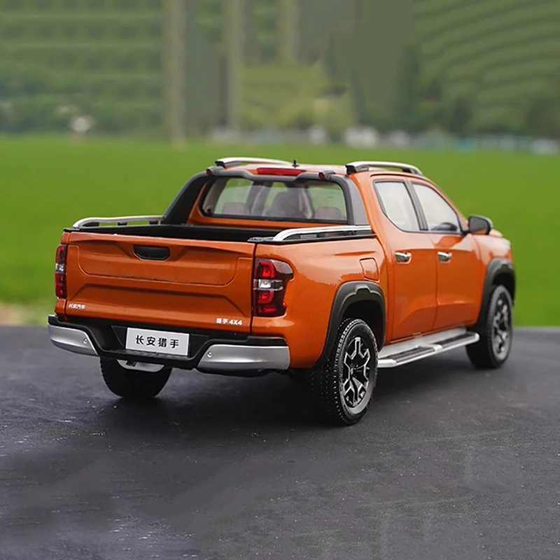 1: 18 оригинальная модель грузовика Changɺn Hunter 2024 с увеличенным радиусом действия