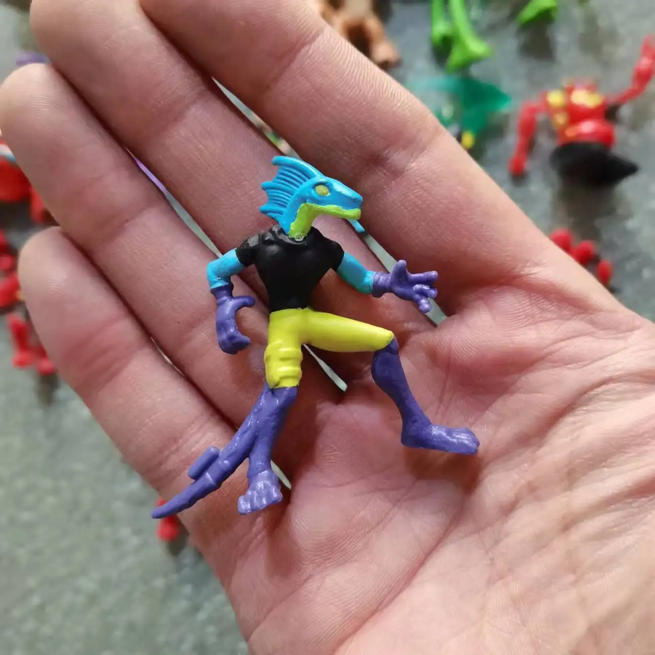 10 шт. Bandai Подлинная бен Теннисон кукла Фигурка монстра игрушки Ben10 Omnitrix