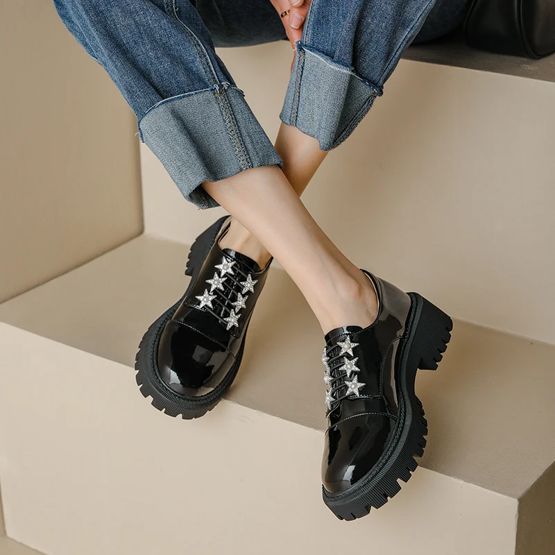 

2022 New Fashion Genuine Leather Round Toe All-match Comfort Slip On Casual Ladies Flat Shoe Chunky Heels Women Shoes