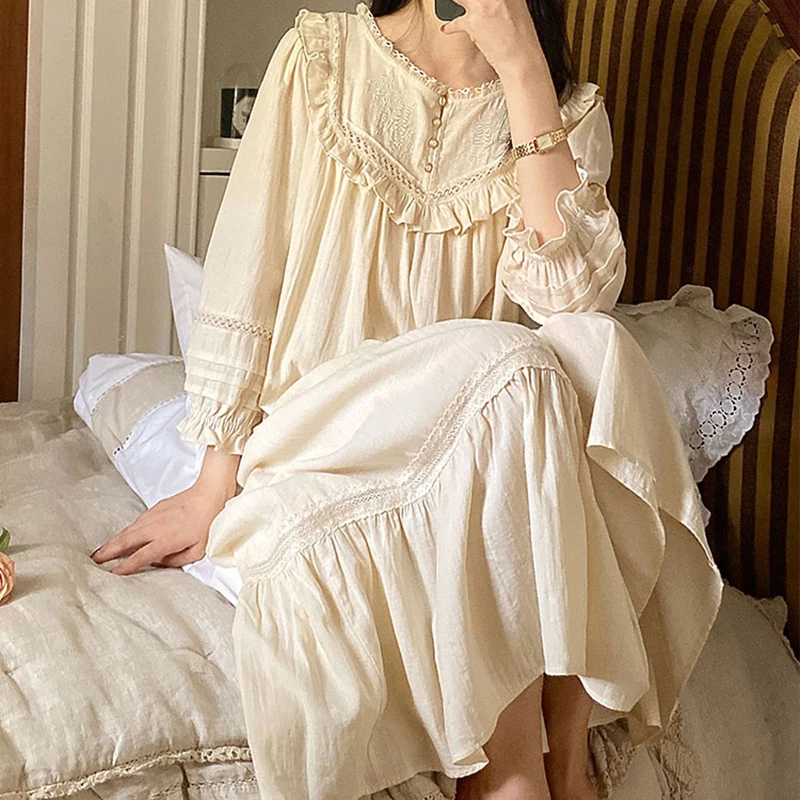 

Nightgown Sleepshirts Sleepwear Pajamas Vintage Royal Embroidered Cream-colored Cotton Style Nightie Princess Women's Lace Dress