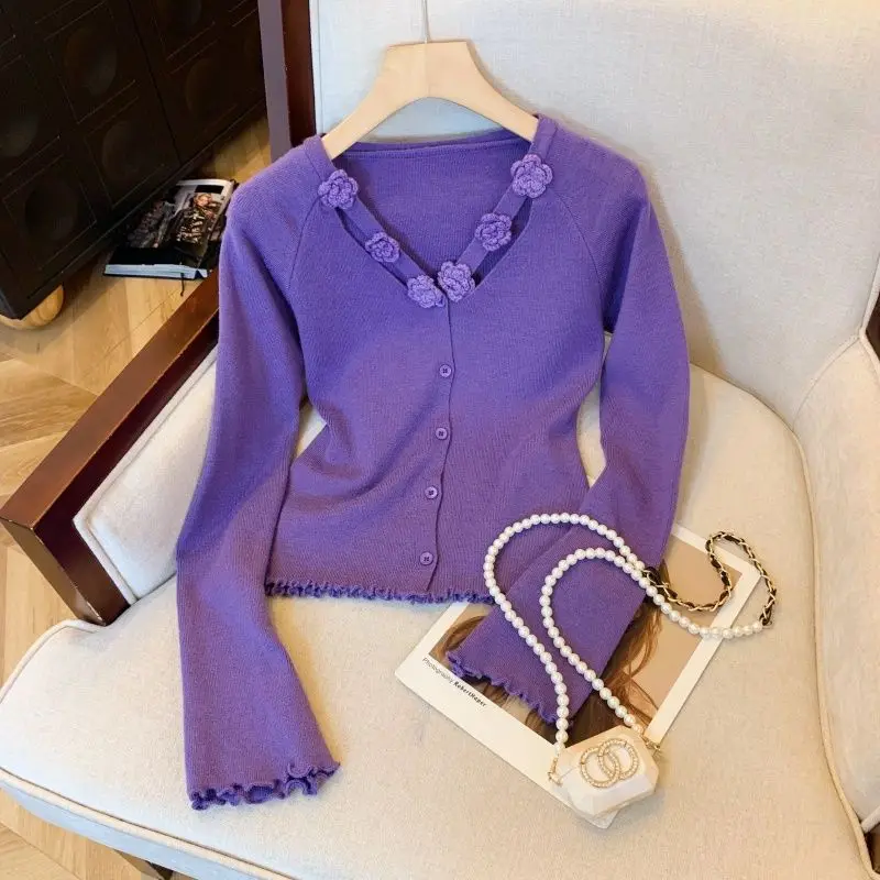 Женский вязаный кардиган с оборками и V-образным вырезом