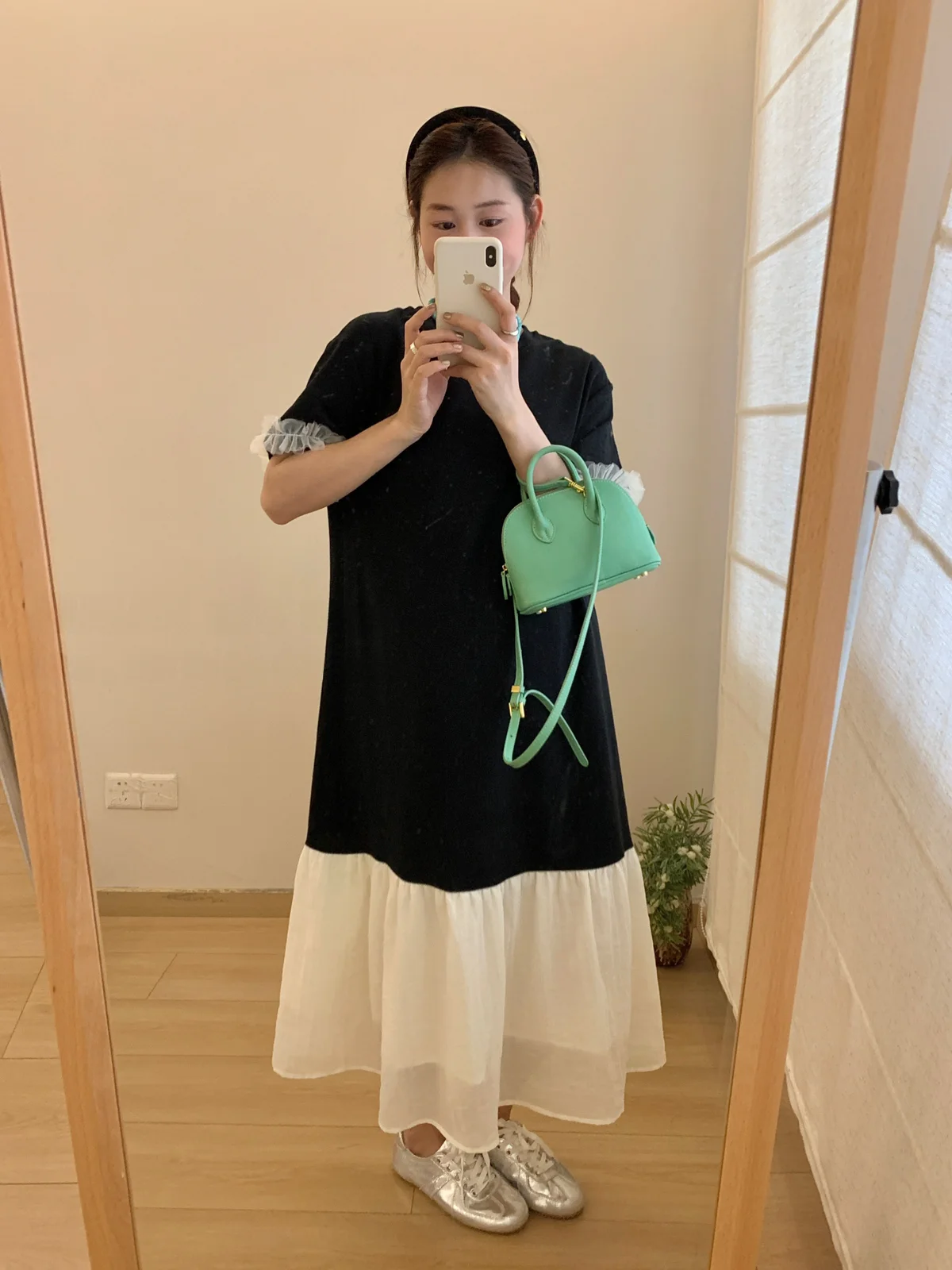 Женское кружевное платье средней длины в стиле ретро