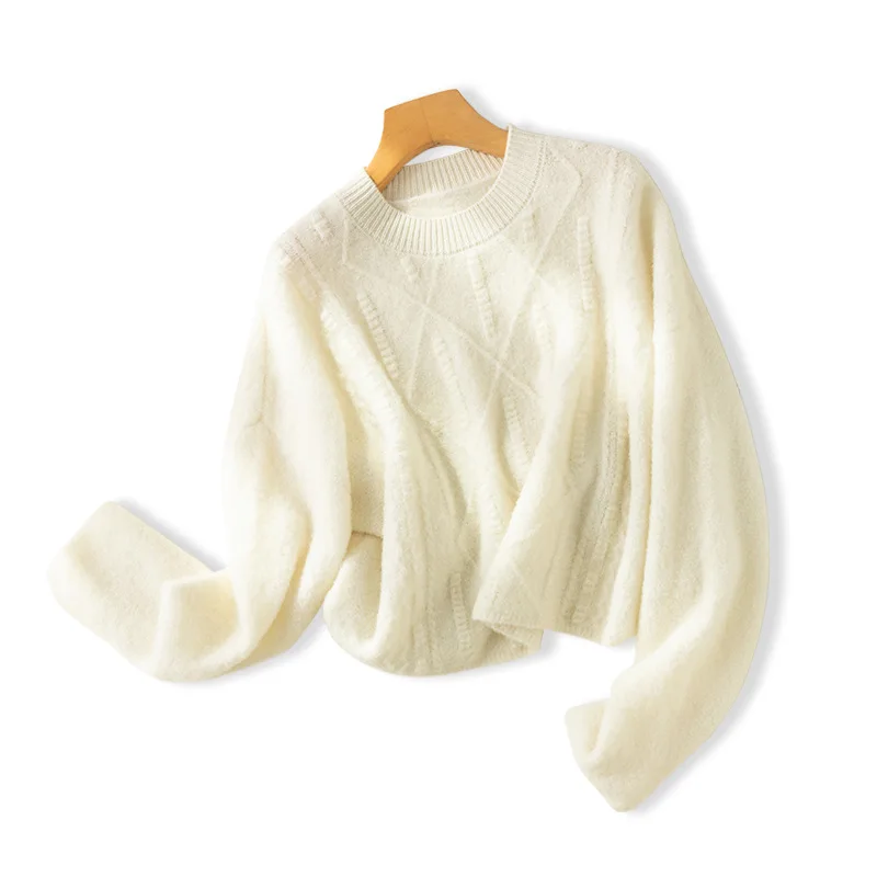 Женский вязаный свитер с рисунком ромбиками