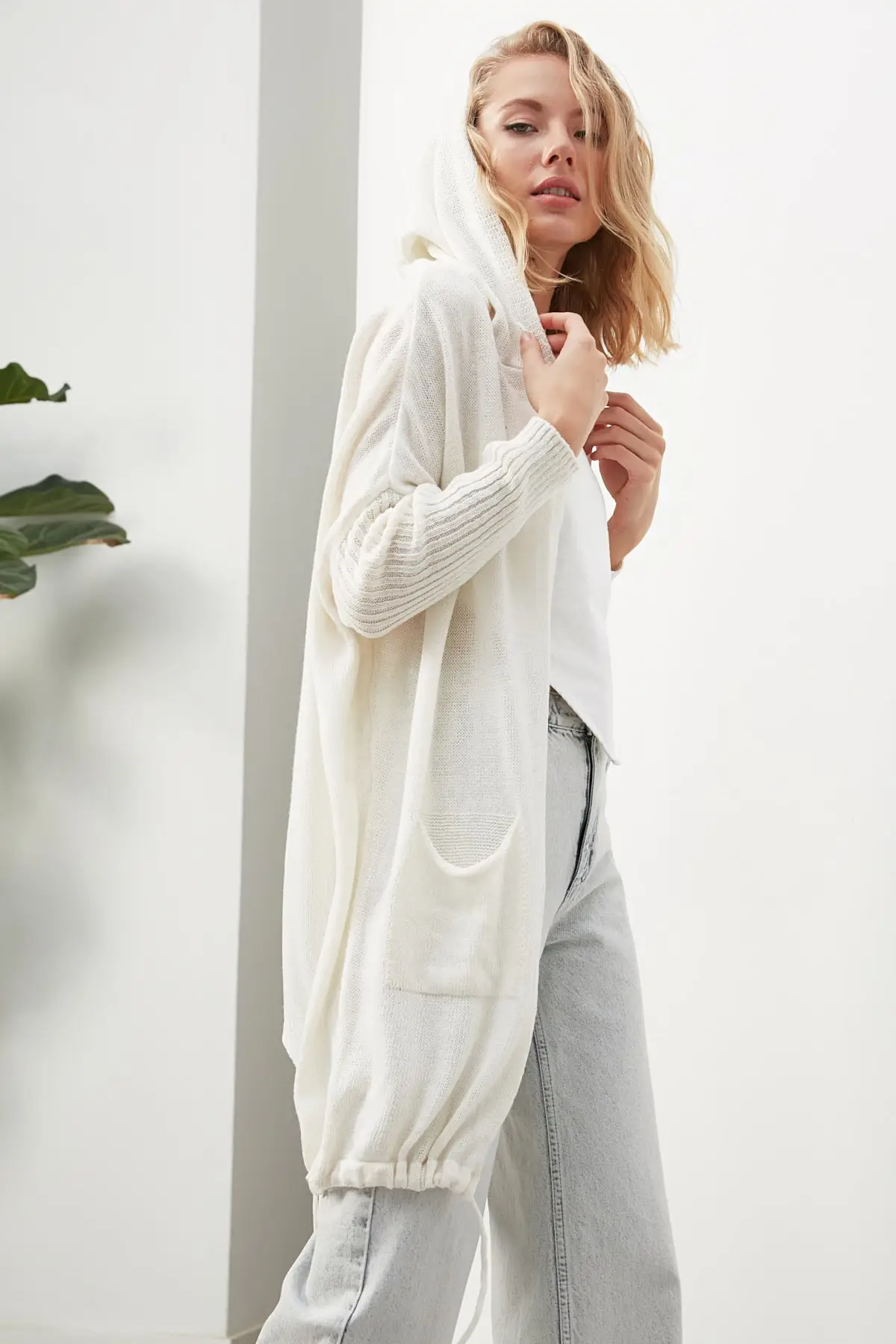 

Trendyol Knitwear Cardigan TWOAW22HI1260
