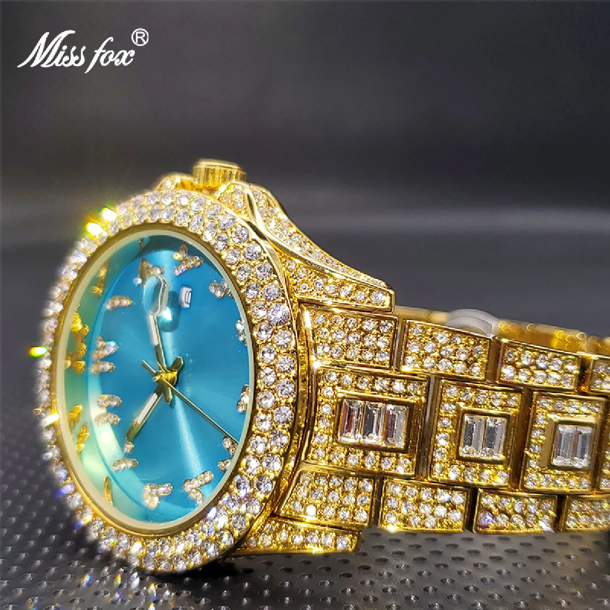 New Couple Luxury Moissanite Watches For Men  Unique Ice Blue Styless Arabic Number Waterpoof Quartz Watches For Women Male New