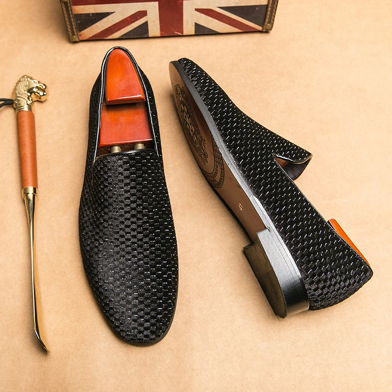 Рисунок 2 - Лоферы мужские с красной подошвой