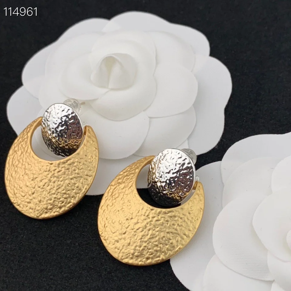 

European and American new two-color crescent earrings
