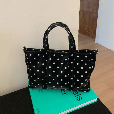 Ленивая сумка на плечо в корейском стиле, большая вместительная дорожная сумка-тоут для женщин и студентов, текстурированные простые и универсальные сумки через плечо