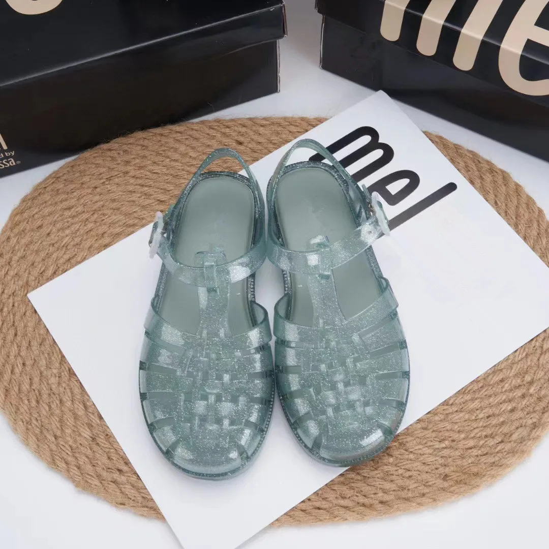 2025 сандалии женская обувь дышащая мягкая новая для девочек низкие закрытые