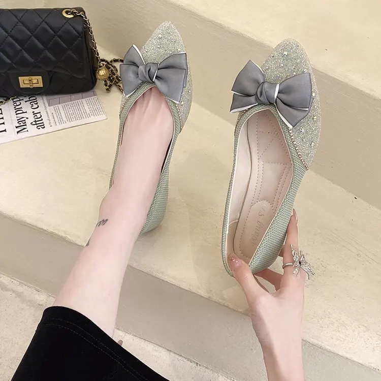 

Красивые женские туфли с бантом, новые весенние удобные мягкие туфли на плоской подошве, Женские повседневные туфли без шнурков с жемчугом и украшениями