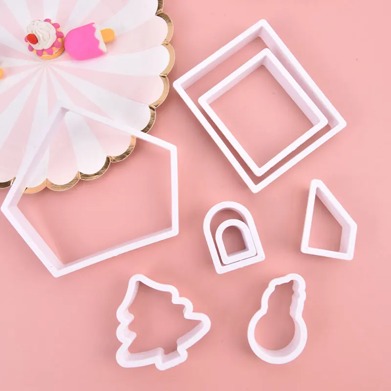 

8Pcs Plastic Cookie Cutter Set 3D Christmas Gingerbread House Mould DIY Biscuit Mold Pastry Cake Stamp Baking Tools Accessories