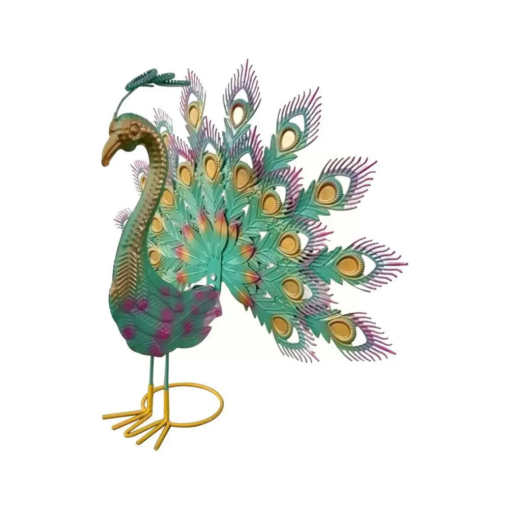 Рисунок 6 - Привлекательная статуя павлина