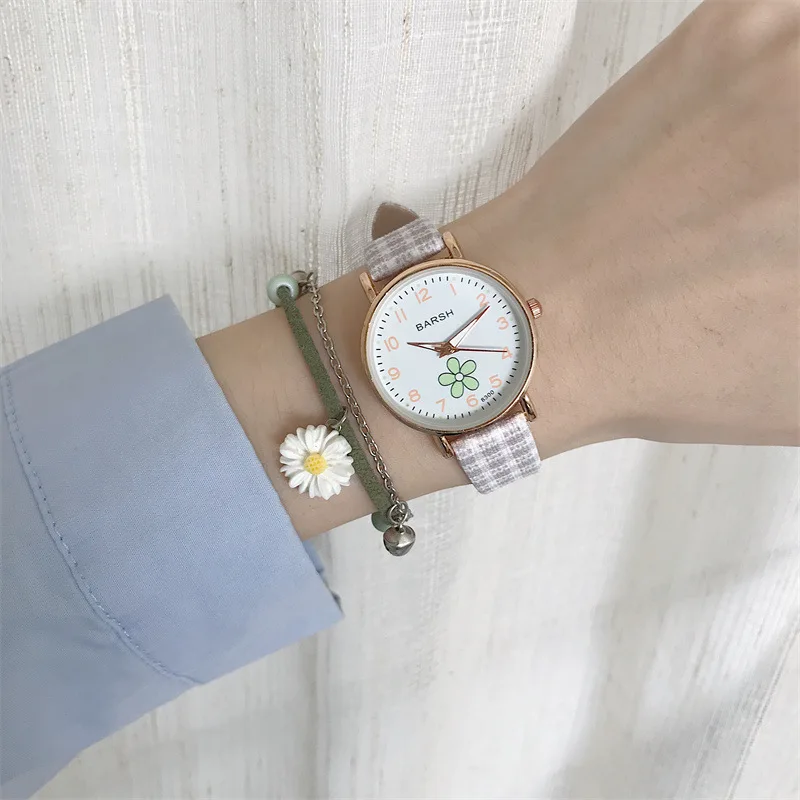 Girls Quartz four-leaf clover Dial Watch for Ladies Fashion Stainless Steel Dial Casual Bracelet Watch Fabric Wrist Watch