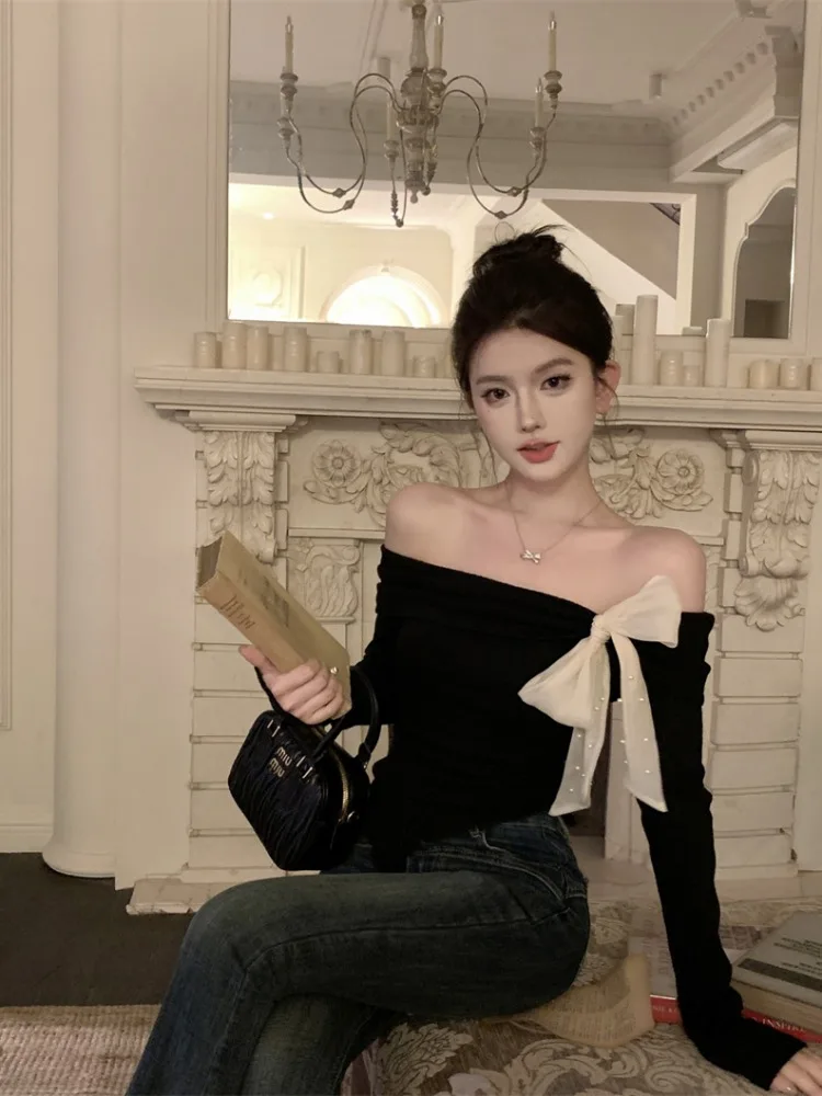 Женская туника с длинным рукавом и воротником-лодочкой