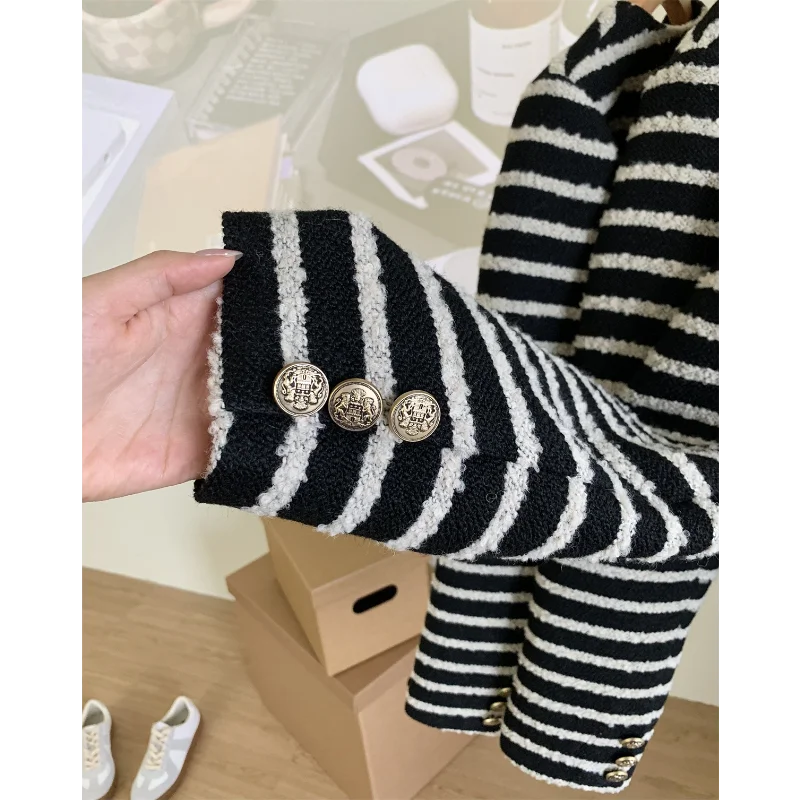 Рисунок 6 - Женское твидовое Свободное пальто в полоску