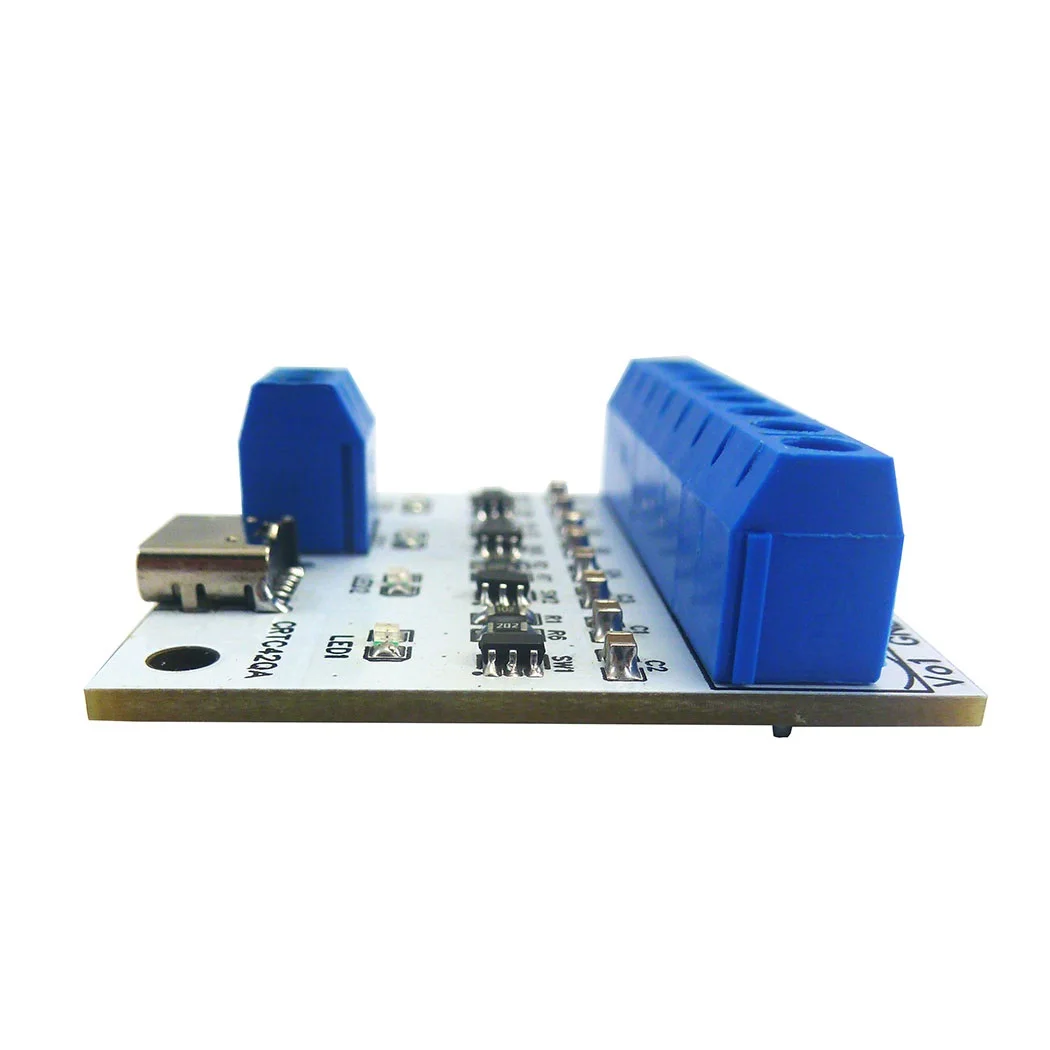 4-канальное зарядное устройство для литий-ионных батарей на 1 ячейку