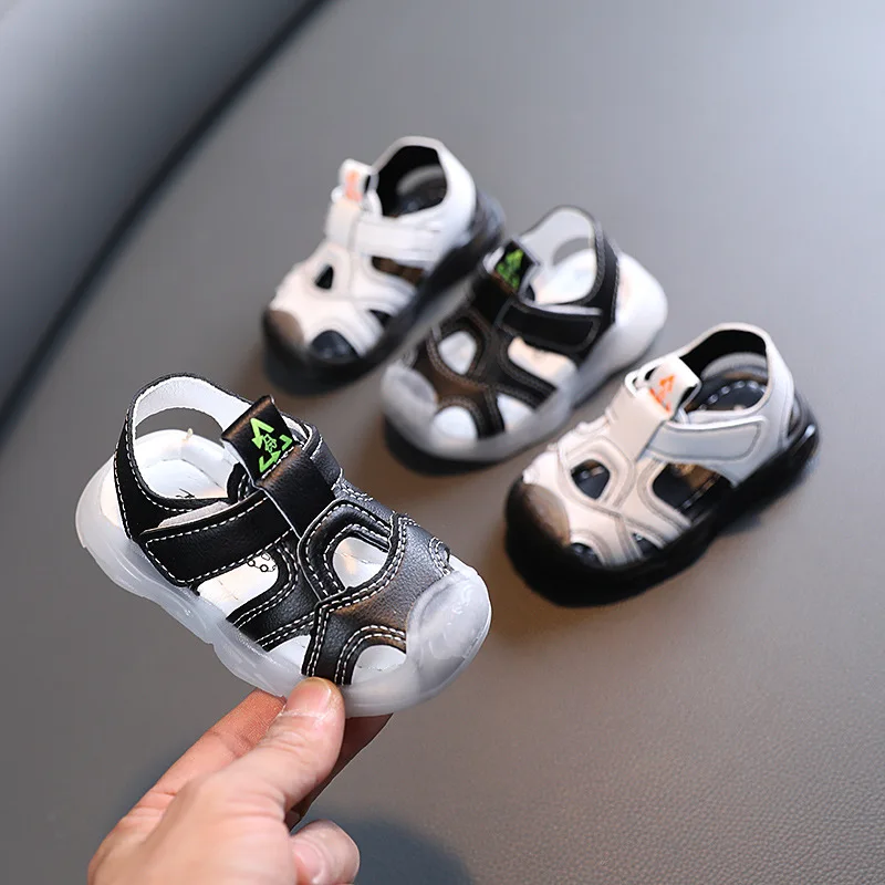 

Сандалии для мальчиков, красивая спортивная обувь с закрытым носком, с мягкой подошвой, защита от ударов, летняя пляжная обувь