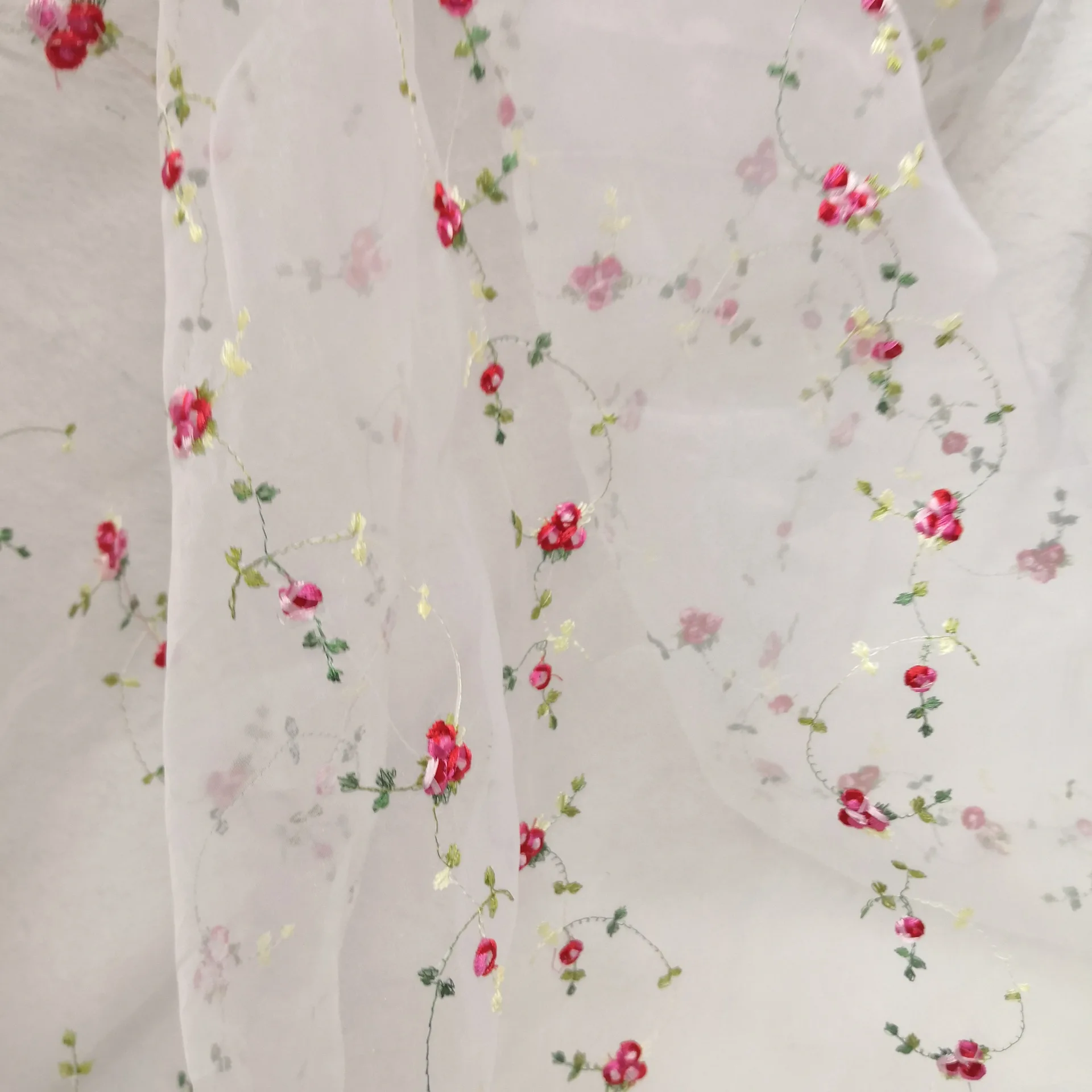 Маленький цветочный материал для шитья платья двора