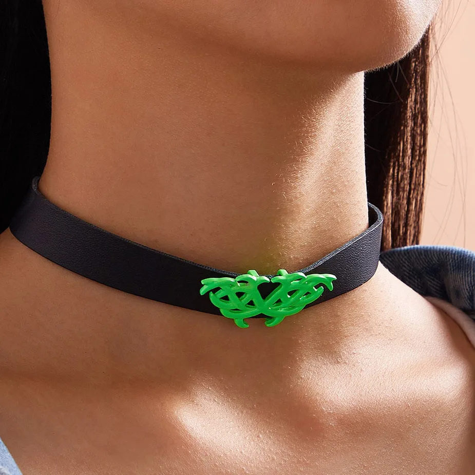 

Неоготическое ожерелье на Хэллоуин 2022, ожерелье из флуоресцентной зеленой кожи, цепочка на ключицу, индивидуальное ожерелье с подвеской в с...