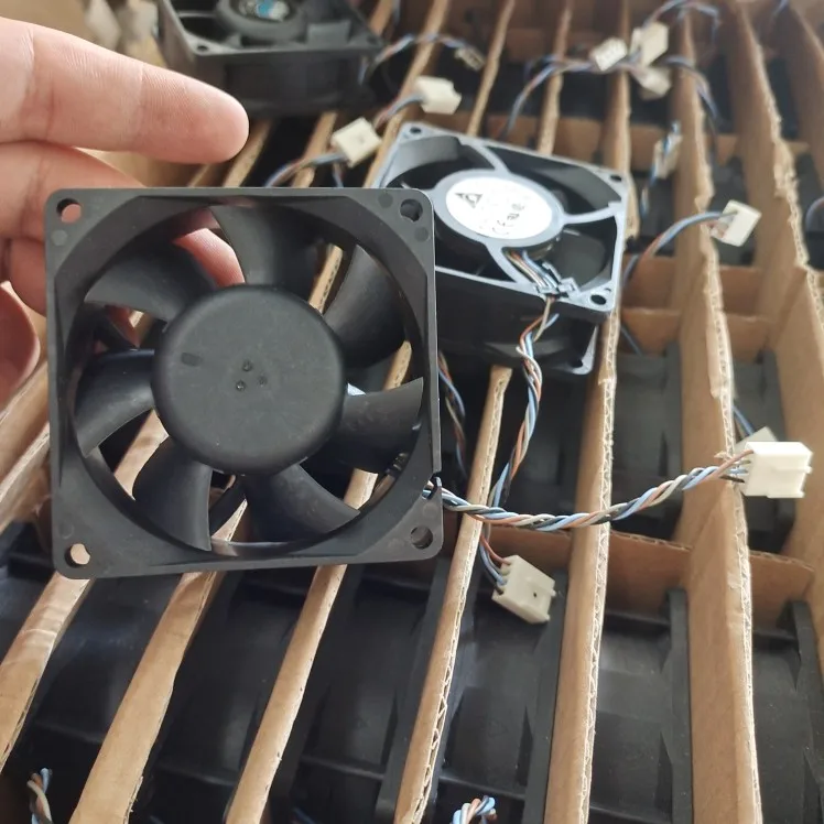 4-проводной вентилятор охлаждения сервера Delta Electronics AUB0712VH CR39 DC 12 В 0 56a 70x70x25 мм