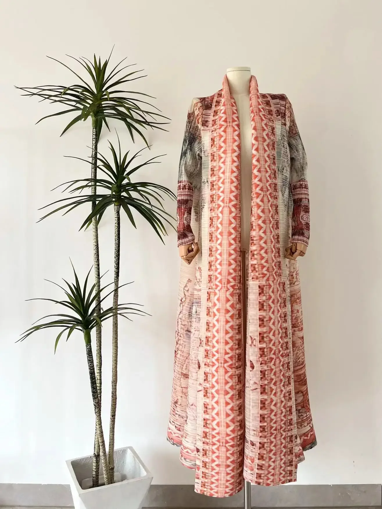 Женское Плиссированное длинное пальто с длинным рукавом и складным воротником