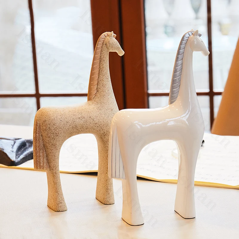 

Creative Faustian War Horse Ornaments European Style Modern Decor Animal Figurine Art Crafts Desktop Living Room Decoration
