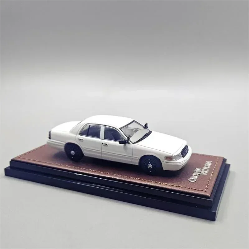 GOC 1:64 CROWN VICTORIA Белый детектив Limited499 Литая под давлением модель автомобиля