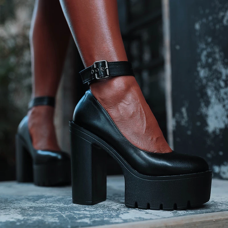 

Туфли женские на платформе и высоком массивном каблуке, лодочки с ремешком на щиколотке и пряжкой, обувь в готическом стиле панк для ночного...