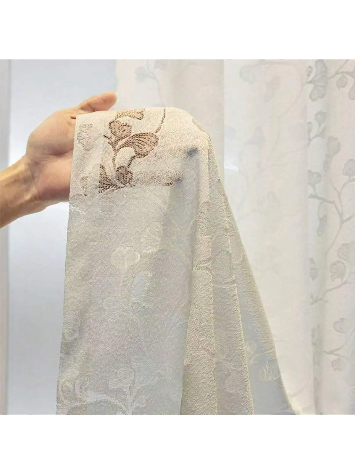 Плотные прозрачные занавески в идиллическом стиле с цветочным узором