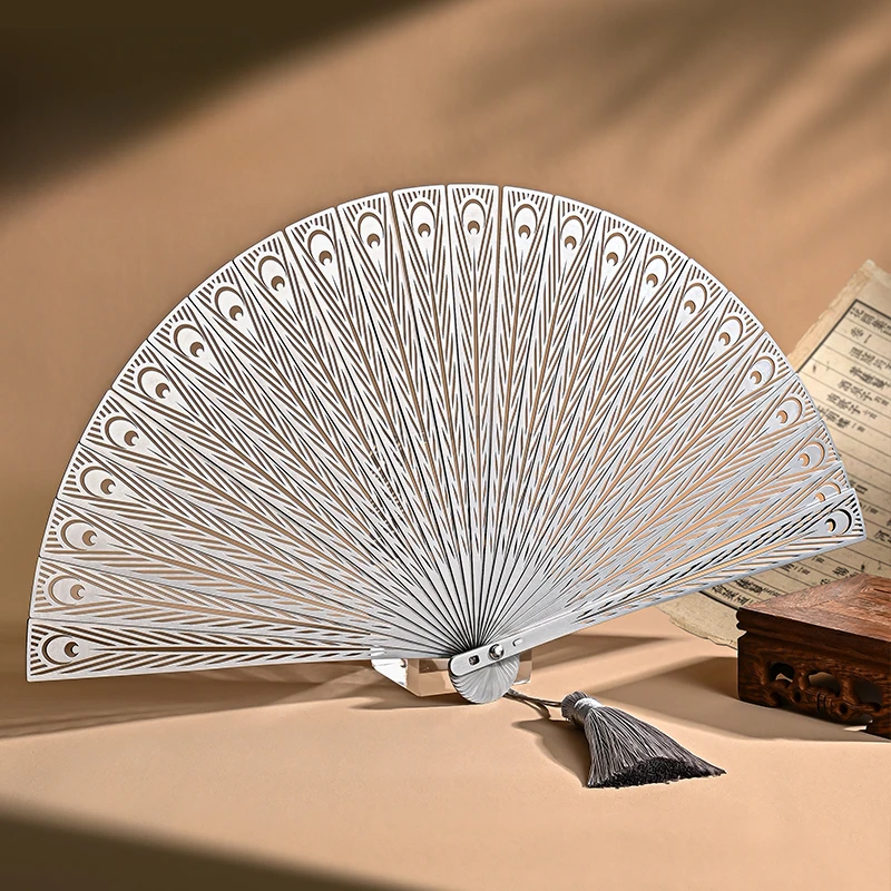 Старинный вентилятор в национальном стиле полая железная веер портативный