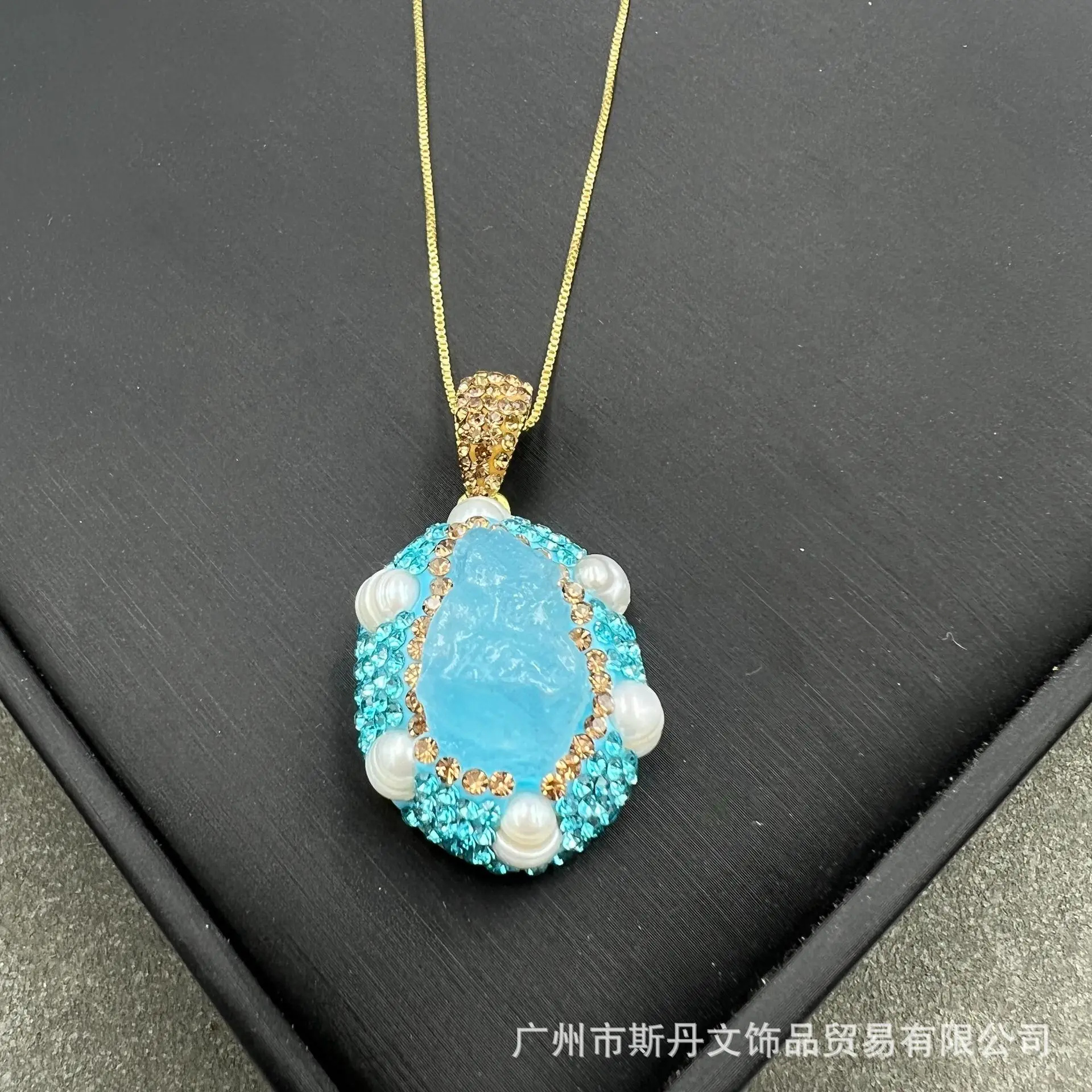 Натуральный драгоценный камень аквамарин набор грубых камней модные