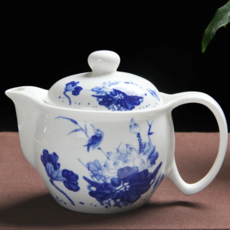 

Retro Chinese Kung Fu Ceramic Teapot with Strainer Handmade Dragon Flower Puer Tea Pot 350ml Porcelain Samovar Kungfu Teaware