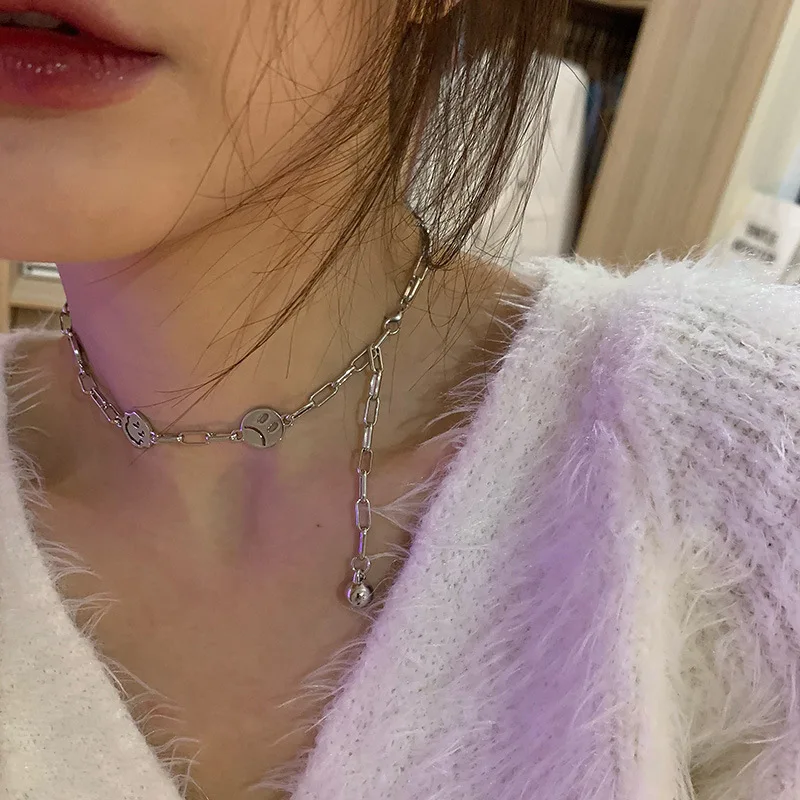 

New Smiley Two Colors Necklace Korean Fashion Pendant Collar for Girls Woman Shopping Party Wear Summer Trend Outfit