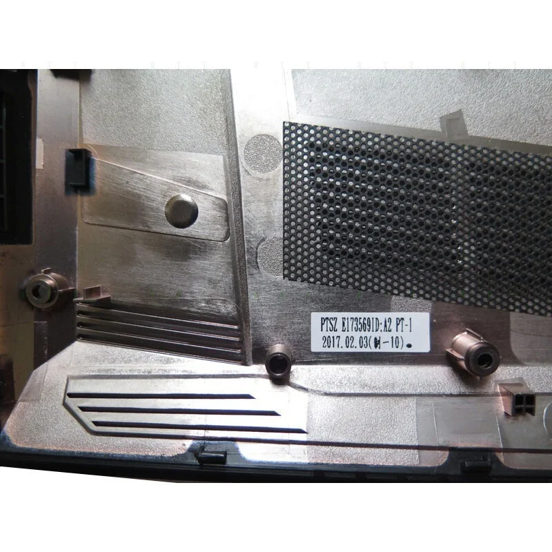 Нижний чехол для ноутбука Gigabyte Sabre 15 W8 15-K 15-G 15-W8 GTX 1050 15,6, новый (art.: 3920d047e1fc3) - 3920d047e1fc3