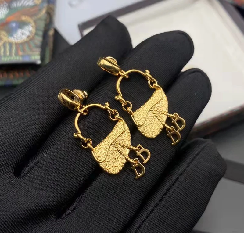 

Модные дизайнерские висячие серьги в форме золотой сумки для женщин, висячие серьги с кисточками, брендовые ювелирные изделия