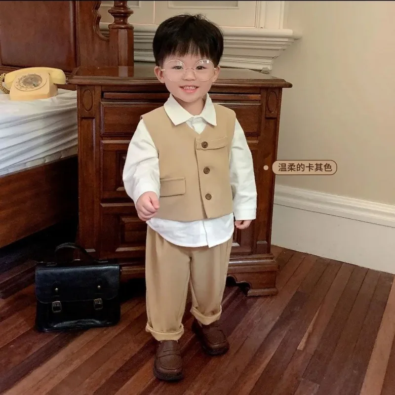 

Комплект из жилета и брюк для мальчиков, цвета хаки