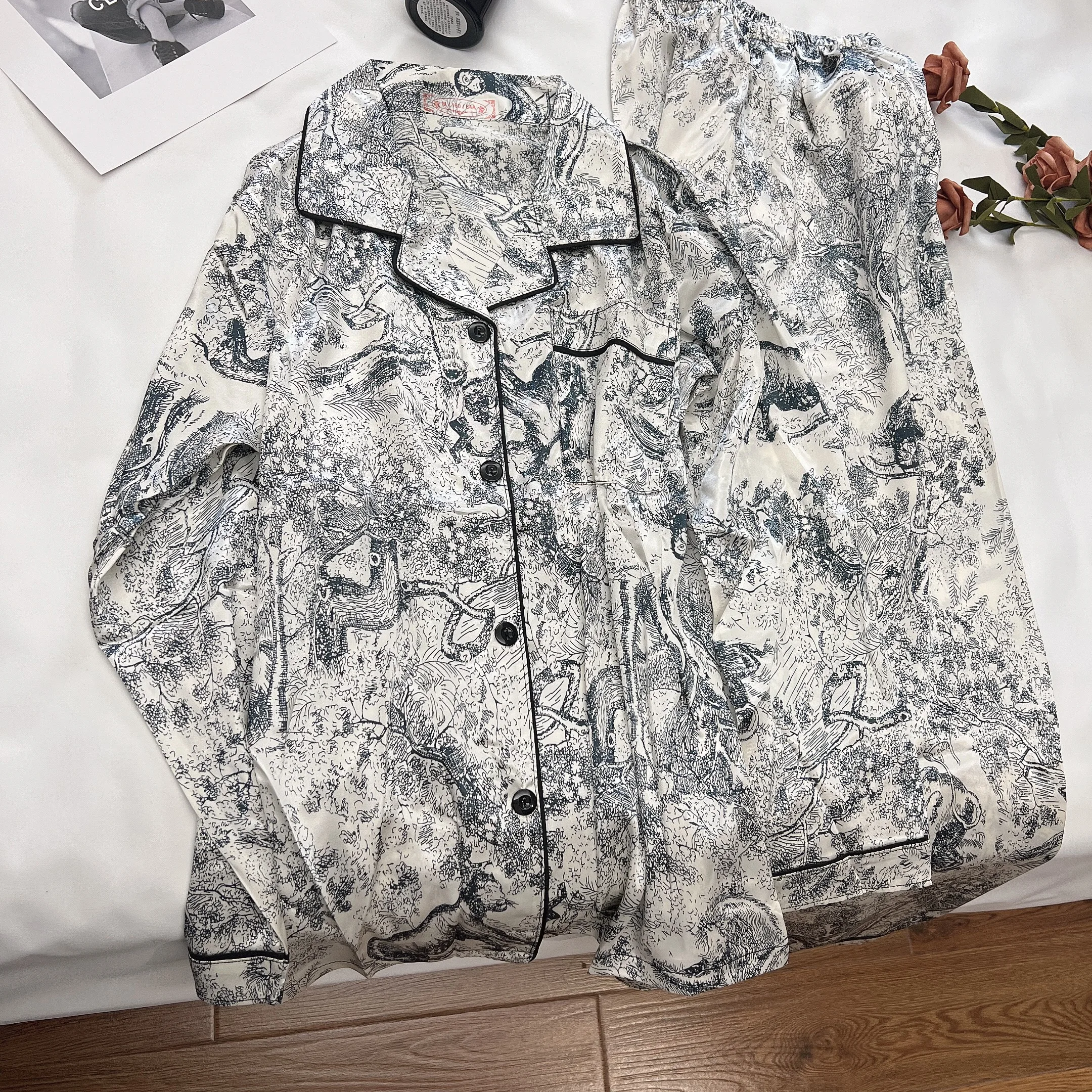 

Женская весенне-осенняя пижама с принтом и длинными рукавами