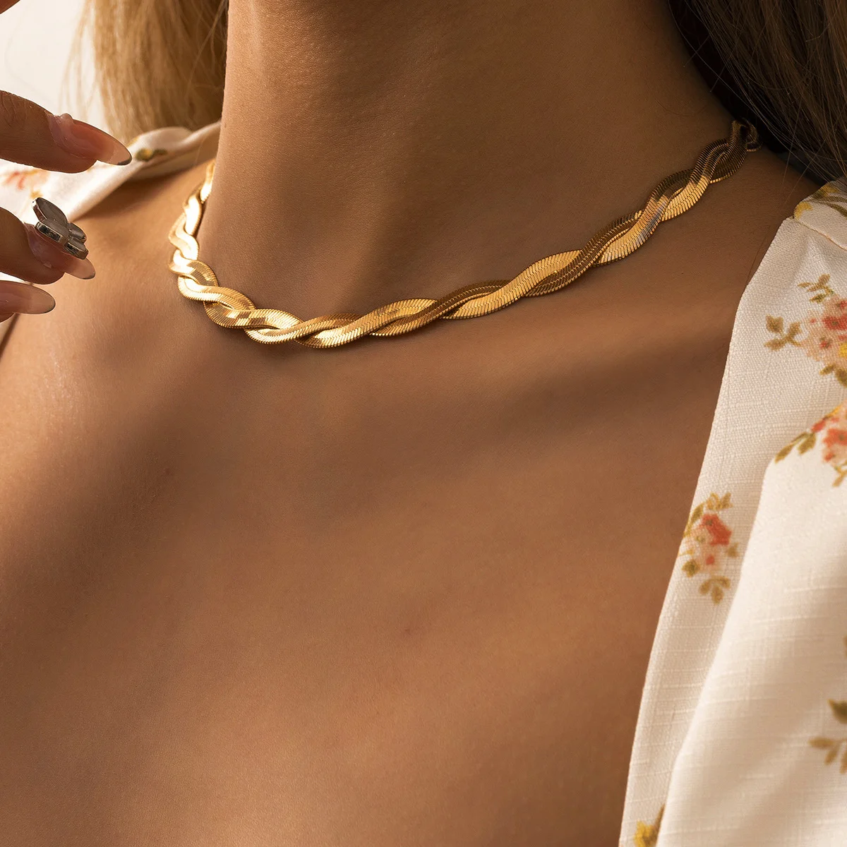 

Creative fried dough twist chain, single chain, simple, sweet, cool accessories, Ladies Accessories