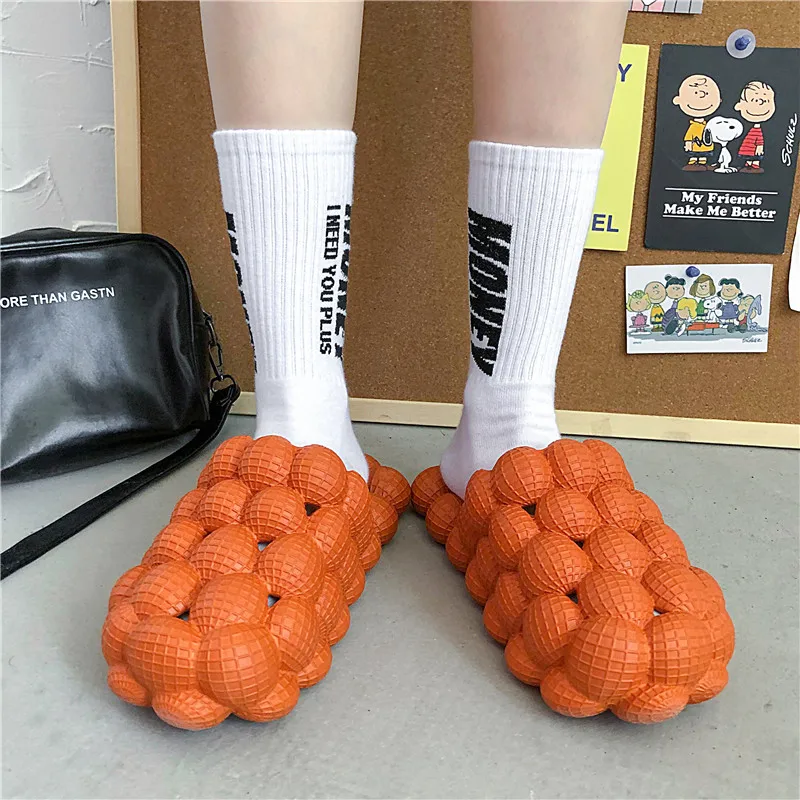 Slippers Female Personality Bubble Slides and Sandals Fashion Feeling Sandal Home Massage Flat Slippers for Women Litchi Sandals
