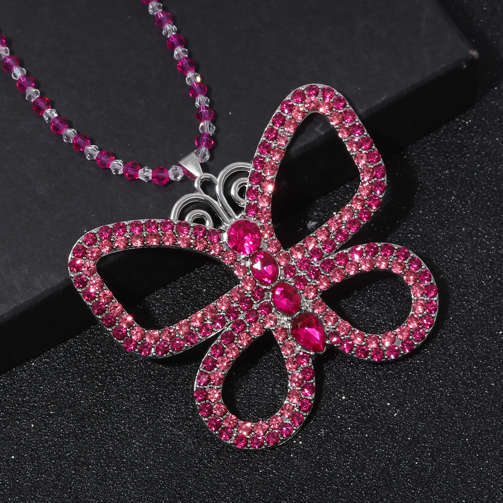 Большое колье-чокер с бабочкой цепочка из бисера подвеска-бабочка кристаллами