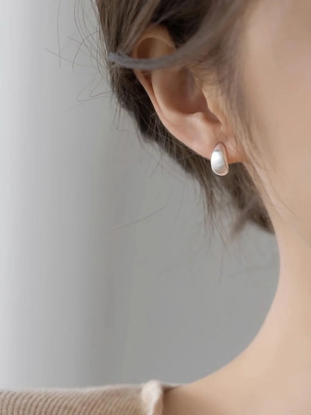 Женские серьги-капли из чистого серебра S999 простые и универсальные маленькие