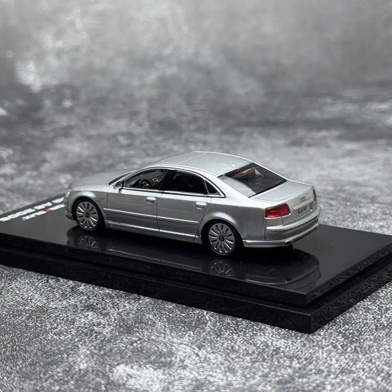 Фото MOTORHELIX-MH 1/64 Audi A8 2008 Коллекционная модель автомобиля из литого металла, имитация, игрушка-подарок для мальчиков # пийтии №4