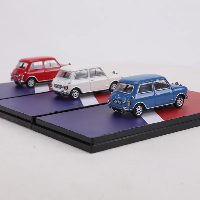 Фото Модель автомобиля GCD 1:64 Austin Mini Cooper S белого/синего/красного цвета из сплава №4