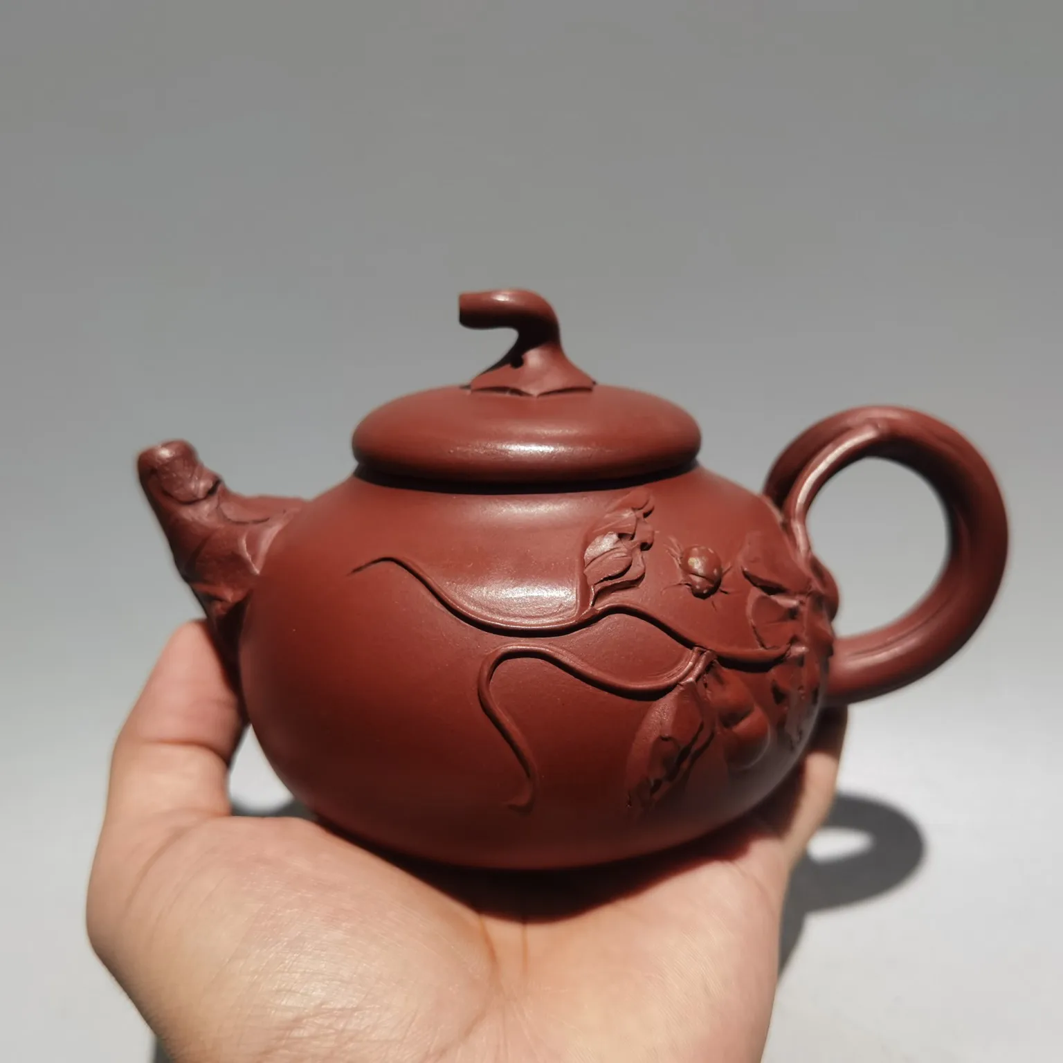 

6"Chinese Yixing Zisha Pottery gourd melon vine teapot purple clay pot kettle red mud Ornaments Gather fortune Town house