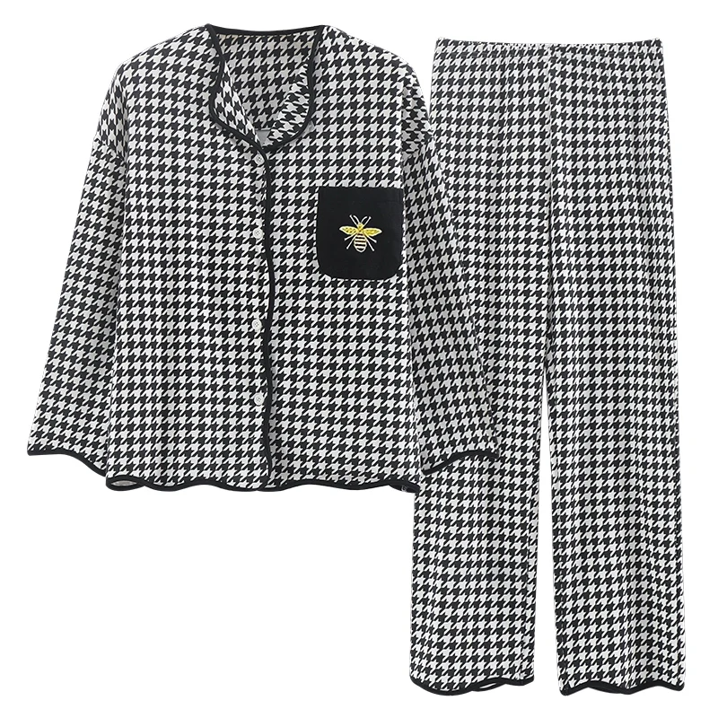 

Plus Size Women's Pajamas Set Allover Print Pocket Patched Long Sleeve Shirt and Pants Leisure Homewear PJ Suit Lougewear