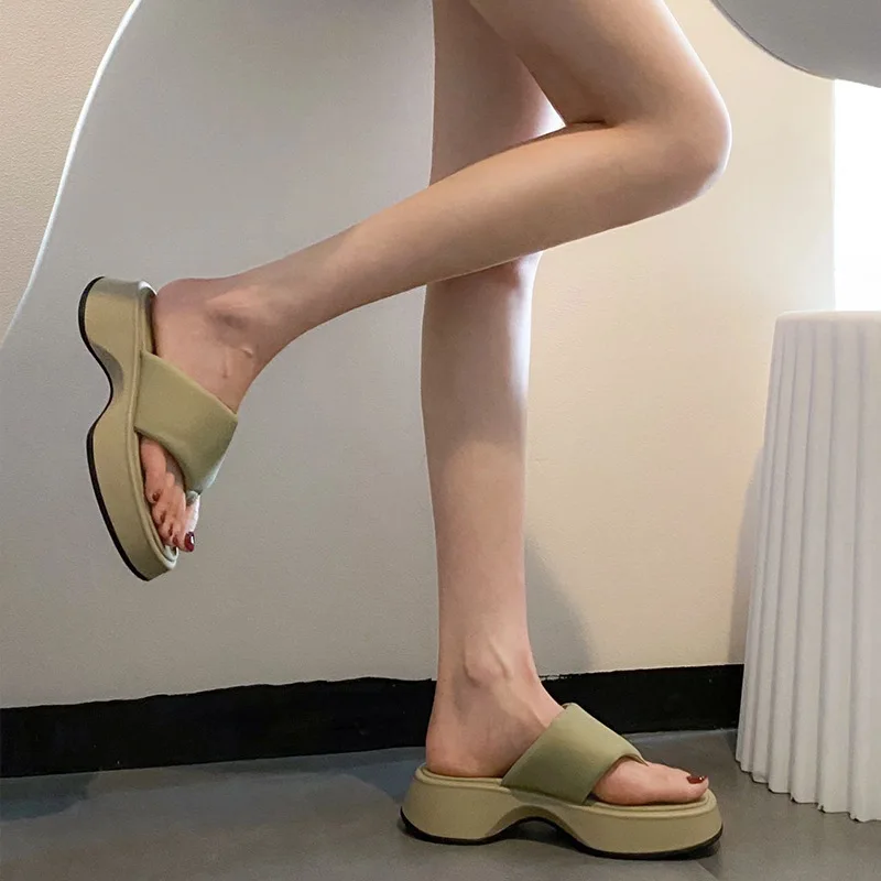 

House Slippers Platform Shoes Woman 2023 Luxury Slides on A Wedge Pantofle Low Designer New Flat Fashion Basic PU Rubber