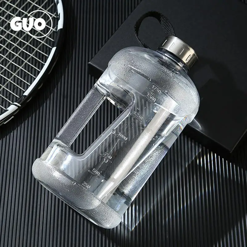 

Бутылка-шейкер пластиковая для воды, с ручкой, л