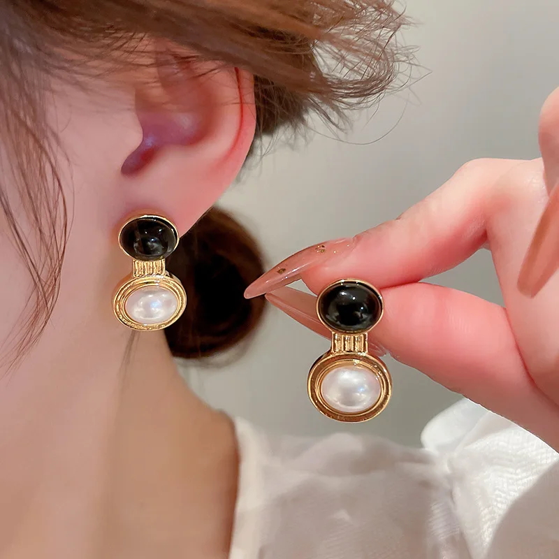 

Black Acrylic Round Top Women's Dangle Earrings Imitation Pearl Pendants Bohemian Small Earrings for Ladies Party Ear Decor