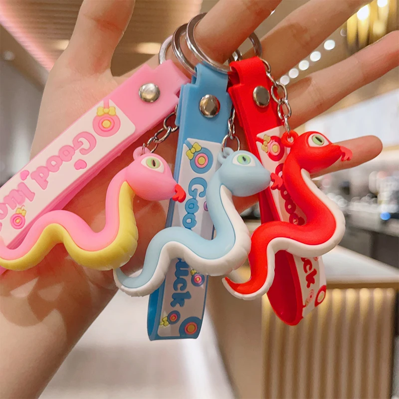 Брелок с подвеской в виде змеи на Новый год подарок ювелирные изделия рюкзак